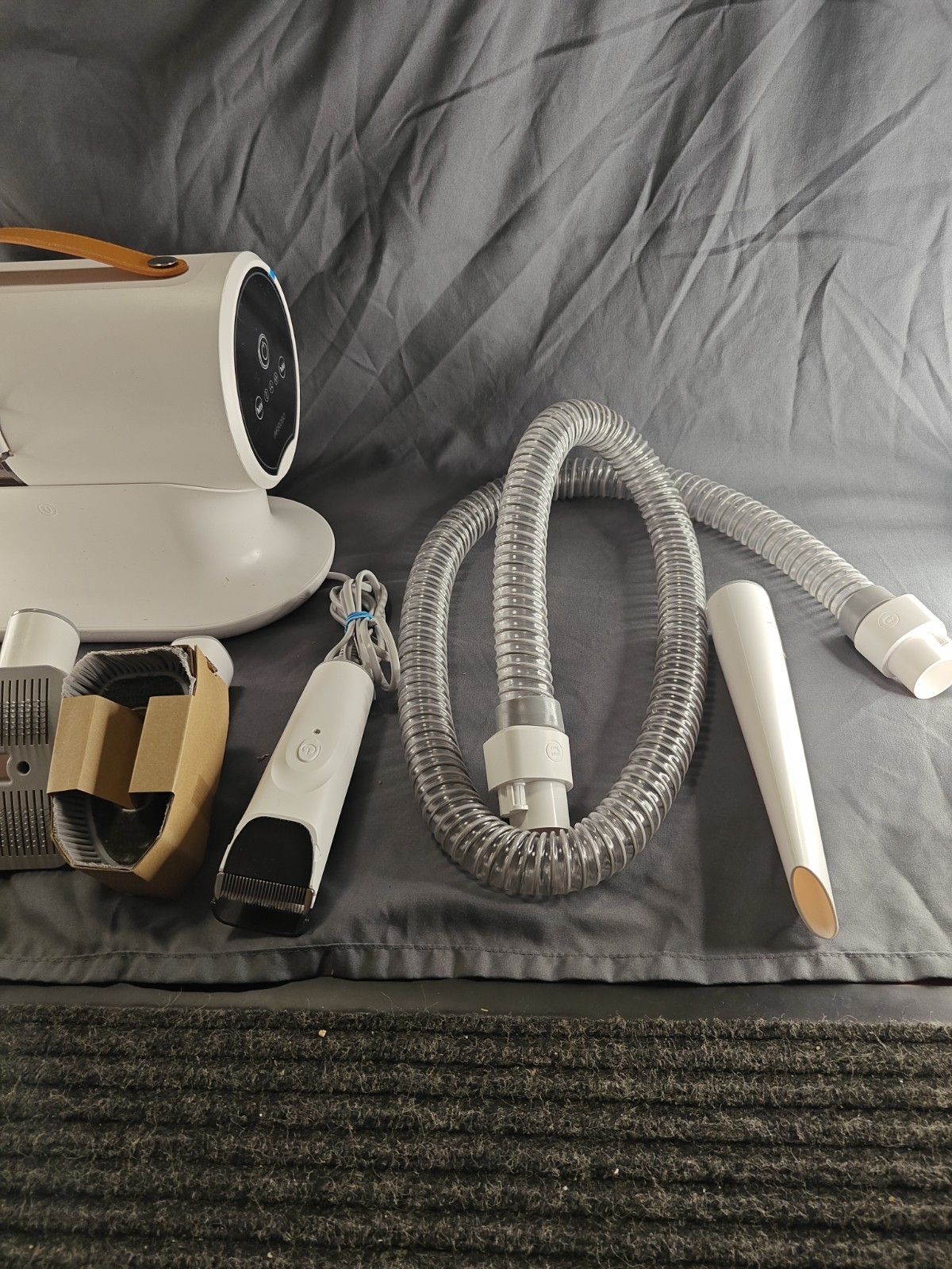 Airrobo PG100 White Black Pet Grooming Vacuum With Attachments
